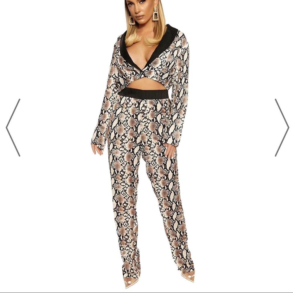 Naked Wardrobe. Snake pants 🐍